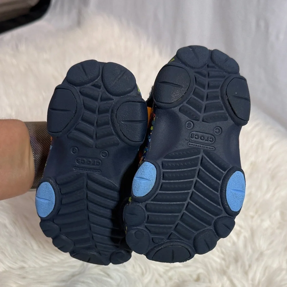 CROCS lightweight water